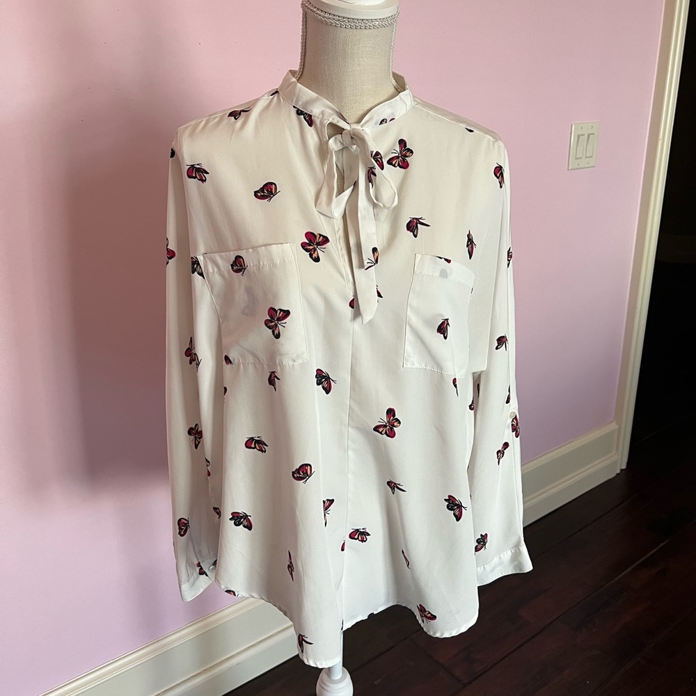 Business Casual Butterfly Print Blouse
